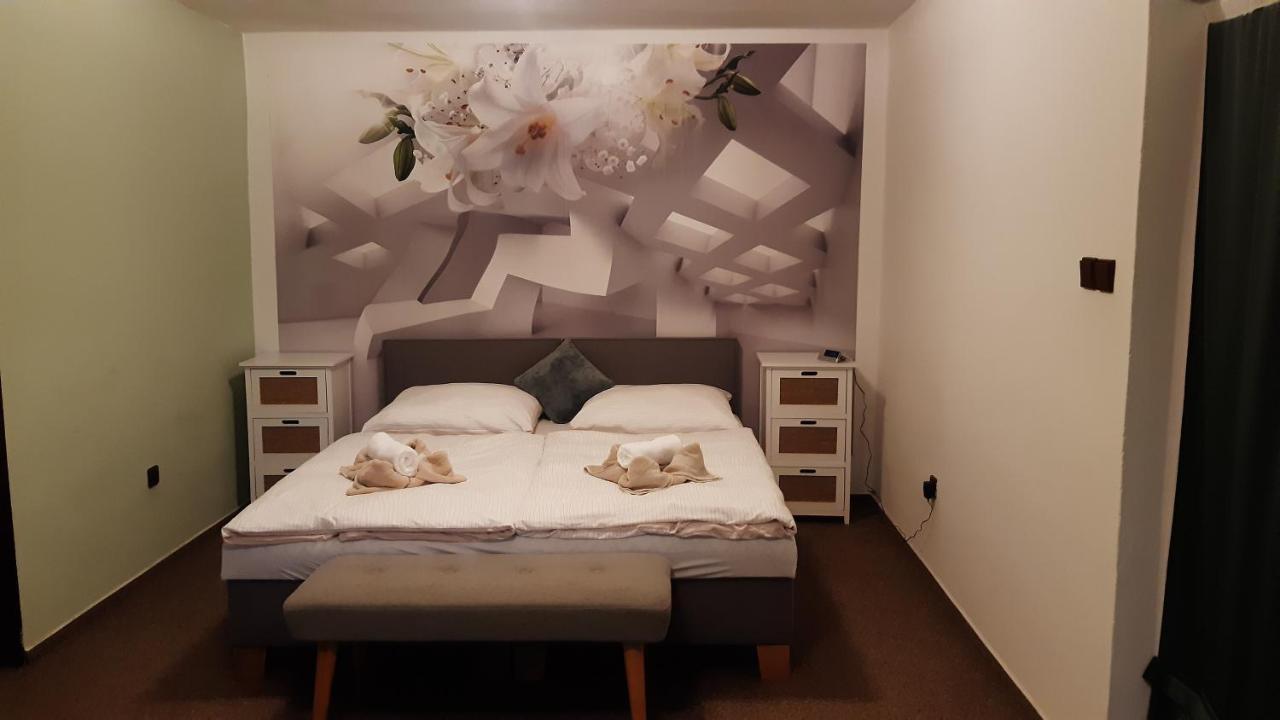Jirikov  Budha Apartma מראה חיצוני תמונה