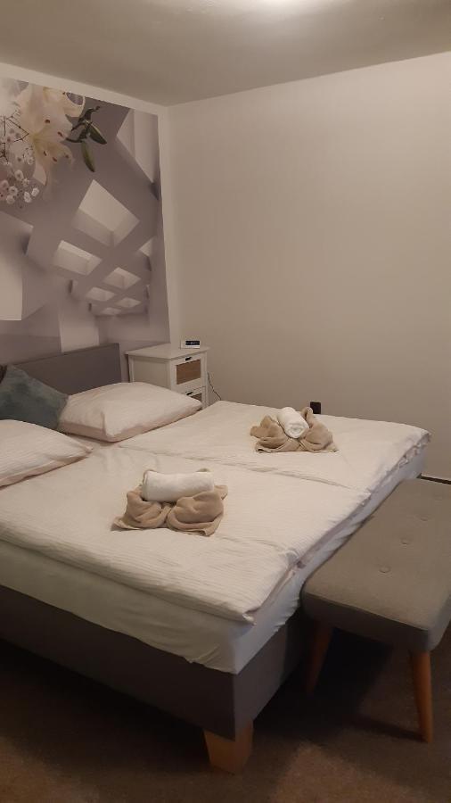 Jirikov  Budha Apartma מראה חיצוני תמונה